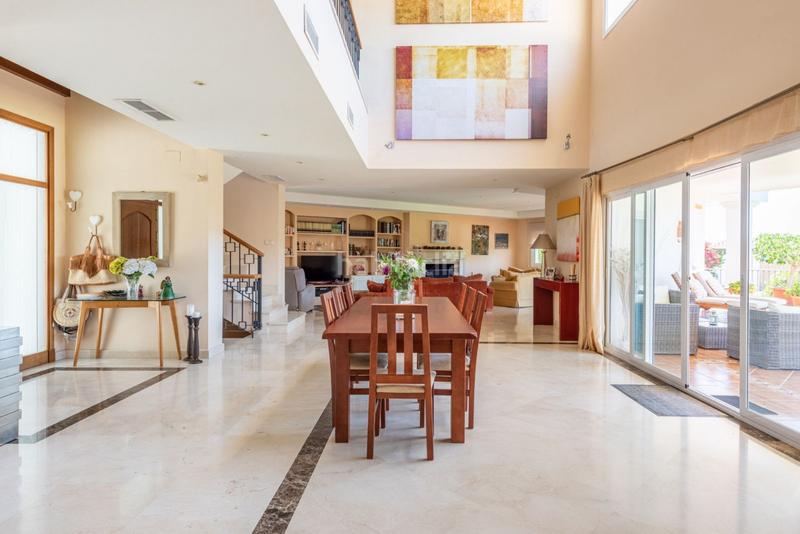 Foto 8ebd430a-2de7-4832-8bd3-e2d506488333. Casa con parcheggio piscina in Benahavís pueblo Benahavís