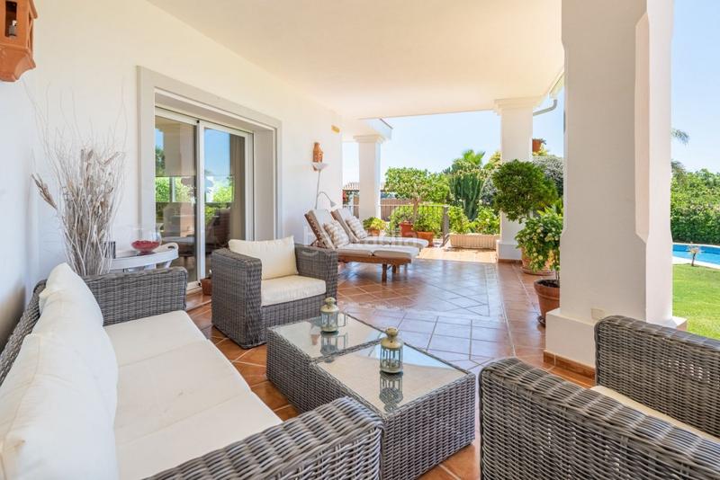 Foto c59bbe90-e70f-4b88-b29d-47a3ac97f0b2. Casa con parcheggio piscina in Benahavís pueblo Benahavís