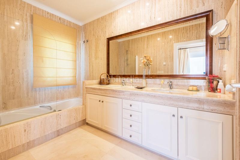 Foto e5860696-38b8-452f-97c4-3e0f088a2e25. Casa con parcheggio piscina in Benahavís pueblo Benahavís