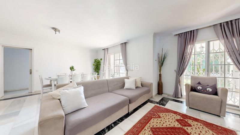 Foto d39bb64f-540f-4c91-afd4-471f5323ad0d. Doppelhaus mit parking pool in Puente Romano Marbella