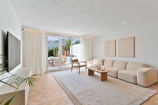 Casa a schiera in Nagüeles Alto. Casa montana  elegancia moderna en el corazón de nagüeles