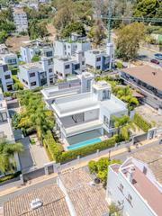 House in Puente Romano. Nueva villa de lujo en la nueva milla de oro, a poca distancia d
