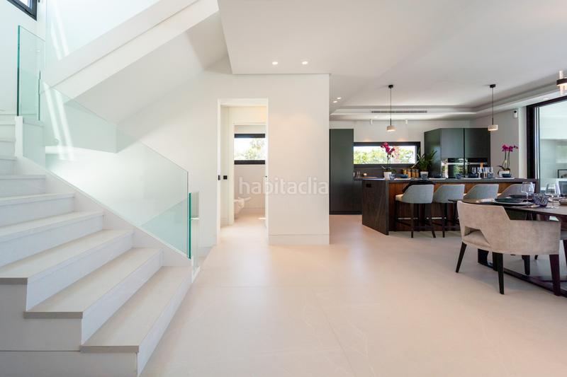 Foto 30525322-5592-4002-a6a9-c6ff89e2e77d. Maison avec chauffage parking piscine dans Nueva Andalucía centro Marbella