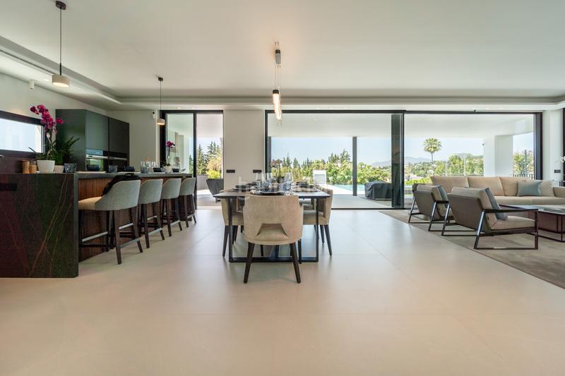 Foto 4c7b04ce-ce0f-4fa1-93f4-82d724929a1a. Maison avec chauffage parking piscine dans Nueva Andalucía centro Marbella