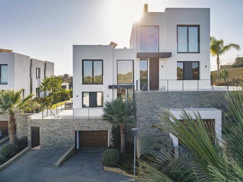 Foto 0cfebad2-0f96-4b14-bfba-cb7ba99c1a91. Maison avec parking piscine dans Cabopino - Artola Marbella