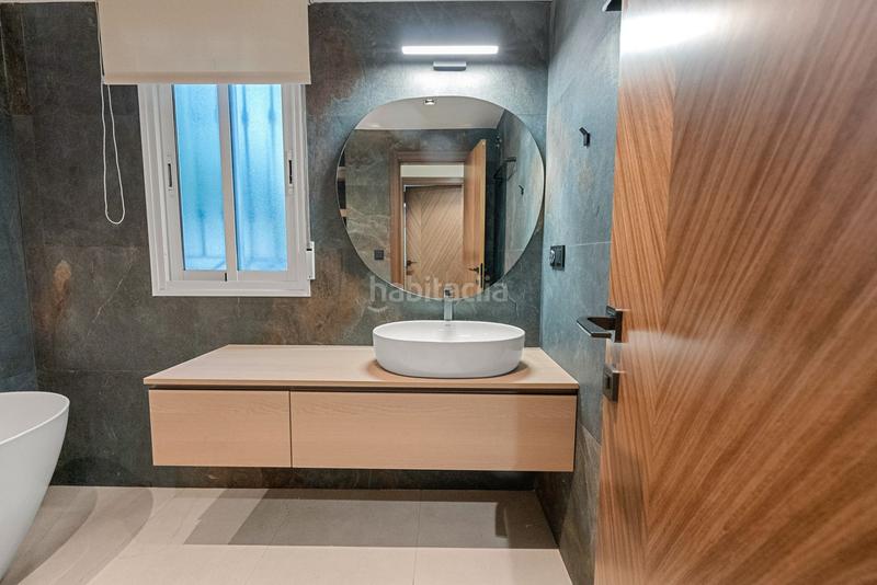 Foto 46072964-796a-4aaf-a01a-d6c0c1afb329. Ground floor with parking pool in Puente Romano Marbella