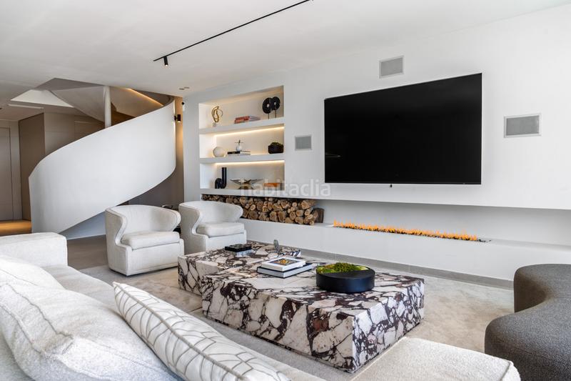 Foto 5dc8e424-f385-4fea-89c2-5c57636bc20e. Casa adossada amb aparcament piscina a La Quinta Benahavís