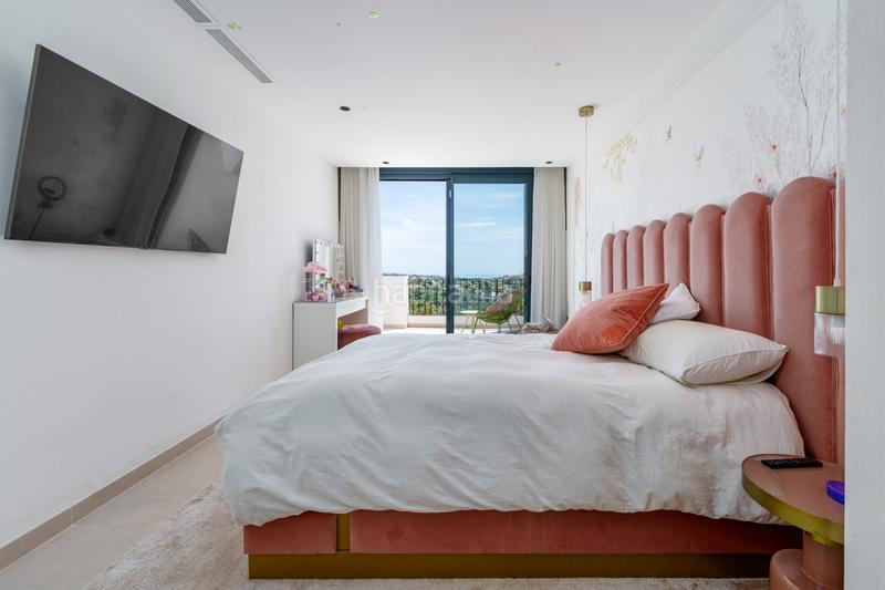 Foto eab147e7-3649-46f3-8364-58f5870ba5d3. Casa adossada amb aparcament piscina a La Quinta Benahavís