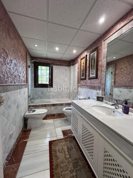 Foto 4ce08f4e-131c-465d-8dcd-d3199af6b9df. Piccolo appartamento con parcheggio piscina in Puente Romano Marbella