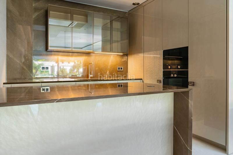 Foto 074b2a9e-977d-46c6-8237-ff19403b2cc9. Ground floor with parking pool in Puente Romano Marbella