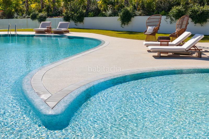 Foto 96957297-52ec-4859-81e1-7b7523dc9dff. Ground floor with parking pool in Puente Romano Marbella