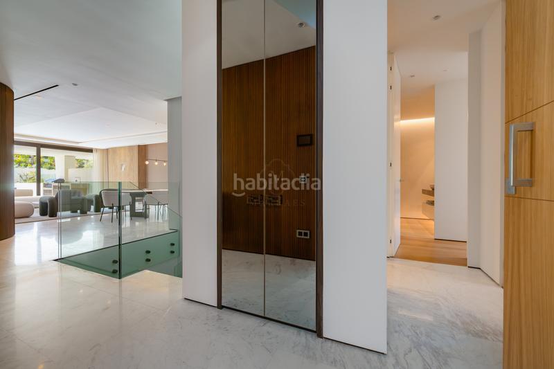 Foto b43fa81a-5436-44df-9f82-d4ad56077bf9. Ground floor with parking pool in Puente Romano Marbella