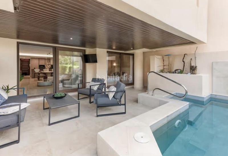 Foto 2c8c74e9-ffe7-4699-b5bb-c44fbd3a328a. Lloguer apartament amb calefacció aparcament piscina a Estepona