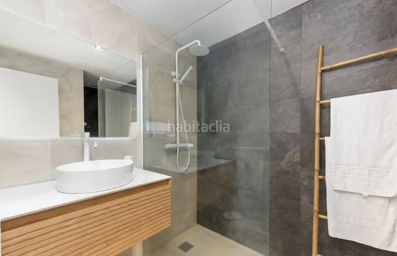 Foto d89d6ca2-7c4b-4cc2-b722-9ab95e73fc9c. Lloguer apartament amb calefacció aparcament piscina a Estepona