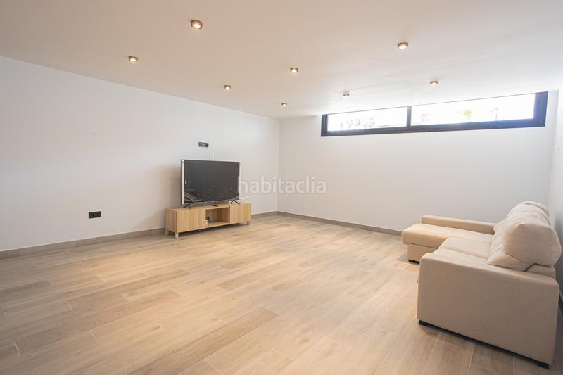 Foto 83a5ff6b-c601-4d94-ae47-c3e3347294f9. Miete haus mit heizung parking pool in Nueva Atalaya Estepona