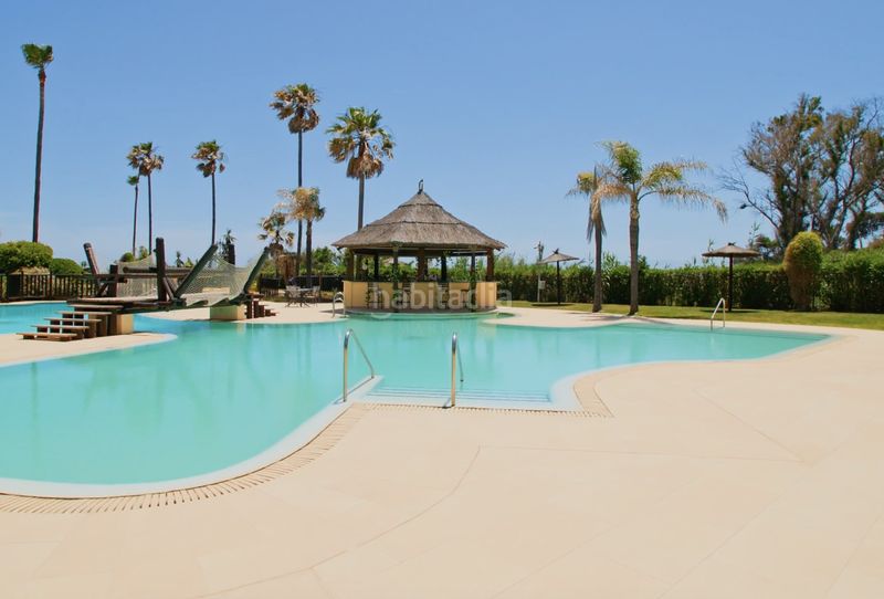 Foto 2c6b341f-7229-4073-9c17-dfc711d4b106. Àtic amb aparcament piscina a El Velerín Estepona