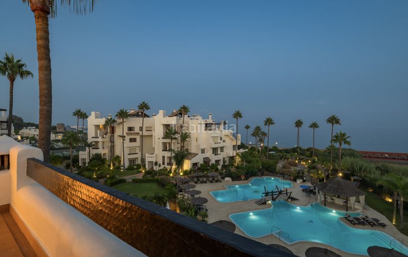 Foto 446e4c03-28d9-41e2-be5b-e215085eaa62. Àtic amb aparcament piscina a El Velerín Estepona