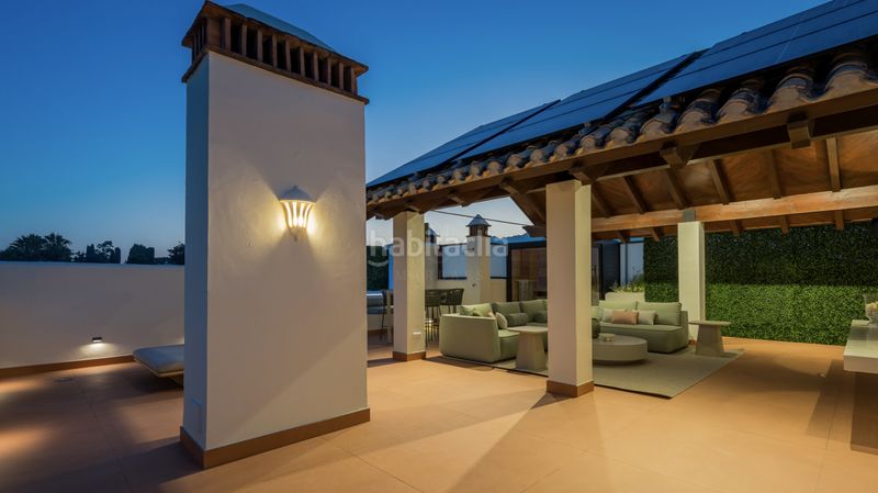 Foto 64b26889-7caf-4d0b-aec2-5d8fa6ce196d. Àtic amb aparcament piscina a El Velerín Estepona