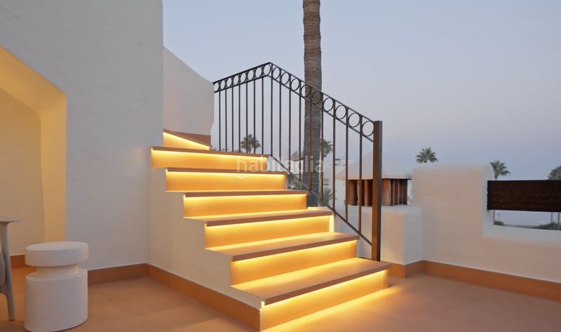 Foto ead9f261-26f6-4af7-8a6d-0c289cc1a51c. Àtic amb aparcament piscina a El Velerín Estepona