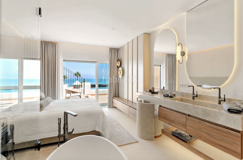 Foto f6139122-25aa-42db-8b9b-d33a0b21c47b. Àtic amb aparcament piscina a El Velerín Estepona