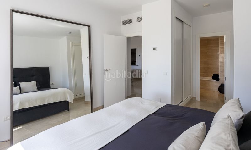 Foto 22172185-6c4a-4137-9b38-cedef0f4a6e9. Lloguer àtic amb calefacció aparcament piscina a Benahavís