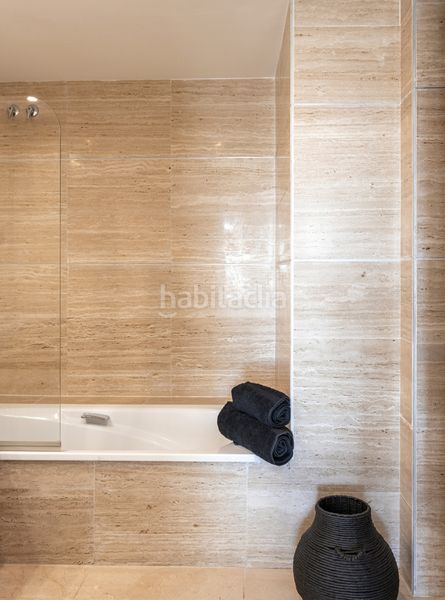 Foto 2ddc4f06-dc4b-4741-83ec-9aa34f648294. Lloguer àtic amb calefacció aparcament piscina a Benahavís