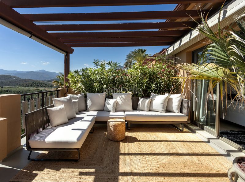 Foto 5618f90b-6887-496d-a28b-f6f768bfd6aa. Lloguer àtic amb calefacció aparcament piscina a Benahavís