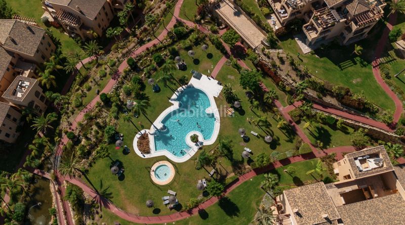 Foto 5f0f0e30-a393-41fd-a7c6-c6a7958c2311. Lloguer àtic amb calefacció aparcament piscina a Benahavís