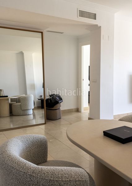 Foto 6c030e23-effd-4a5e-af53-5a09f7c51530. Lloguer àtic amb calefacció aparcament piscina a Benahavís