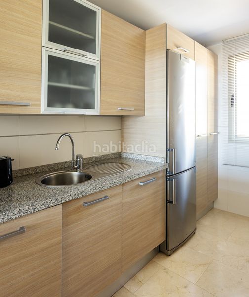 Foto 860c4575-8a3b-4ed5-84c7-536c6e8c81c3. Lloguer àtic amb calefacció aparcament piscina a Benahavís