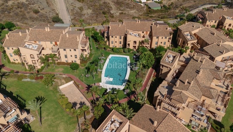 Foto fcb4aeca-1679-433f-9711-3f3fef2043e8. Lloguer àtic amb calefacció aparcament piscina a Benahavís