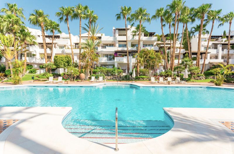 Foto 8111f562-84eb-4e92-a9e8-21024919560e. Lloguer àtic amb aparcament piscina a Puente Romano Marbella