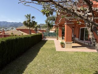 Location Maison jumelée à Santa Clara. Casa adosada con jardín privado en santa clara golf