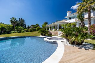 Rent House in Sierra Blanca. Retiro andaluz exclusivo en alquiler de larga temporada en marbe