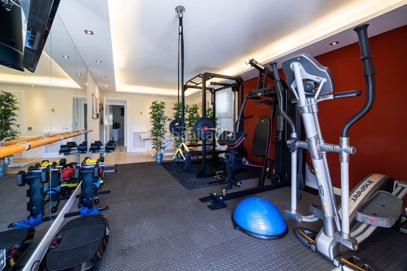 Foto 11c56aec-32ef-4aa2-af17-8835df36adf8. Lloguer casa amb aparcament piscina a Sierra Blanca Marbella