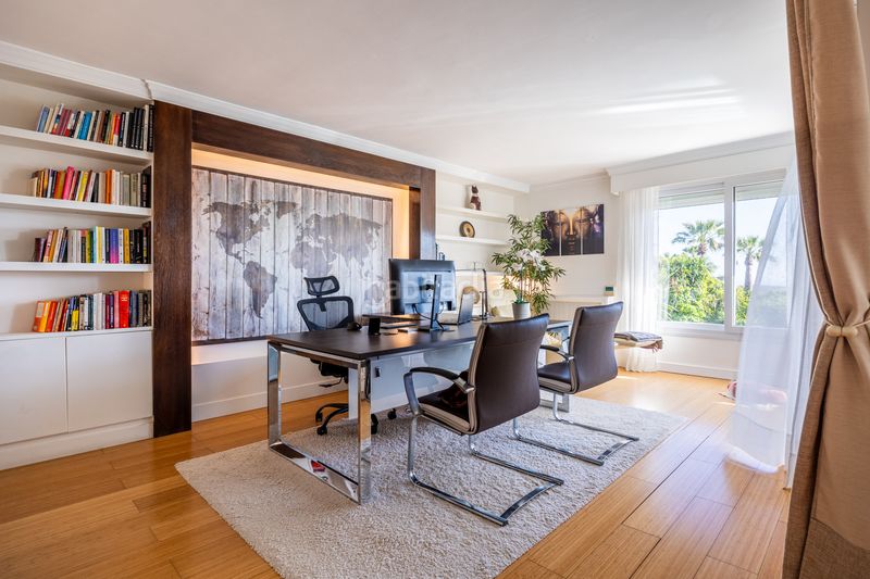 Foto 4c4d3517-6c4d-44f1-8c20-55f64c4344e7. Lloguer casa amb aparcament piscina a Sierra Blanca Marbella