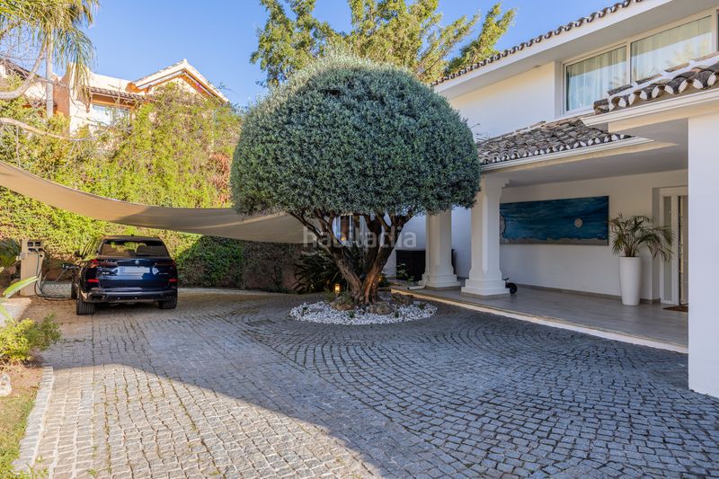 Foto 618d8795-897e-42ff-a87d-3f89d3b5dd7a. Lloguer casa amb aparcament piscina a Sierra Blanca Marbella