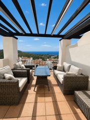 Apartament a Herrojo el 1. Excepcional atico con impresionantes vistas al mar en la quinta
