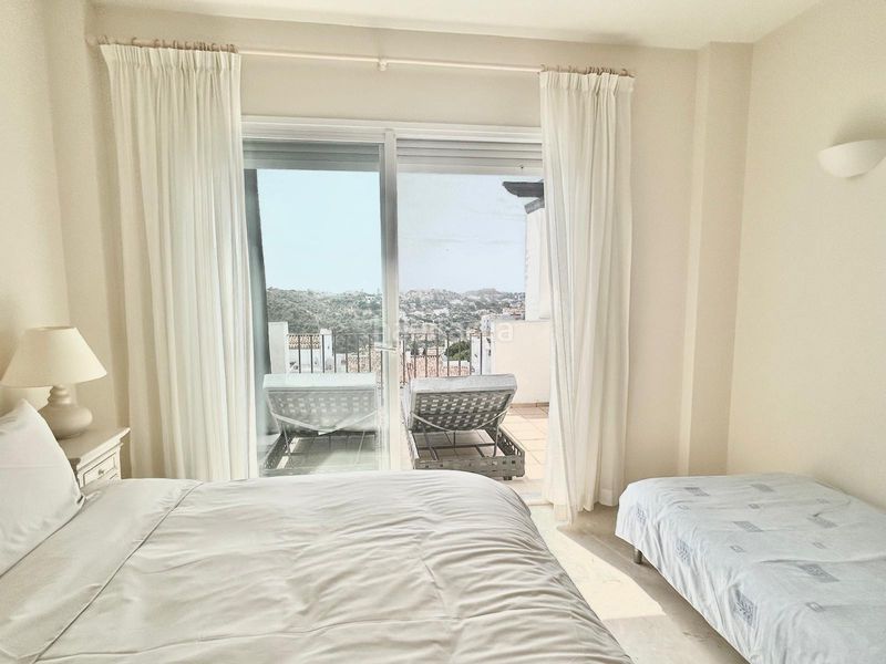 Foto 52b62f72-4050-4269-876a-f8b9e4c48b96. Apartament amb aparcament piscina a La Quinta Benahavís