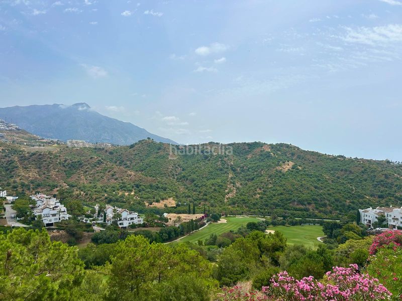 Foto bdca74d9-af7c-42ae-ac92-d786110a9380. Apartament amb aparcament piscina a La Quinta Benahavís