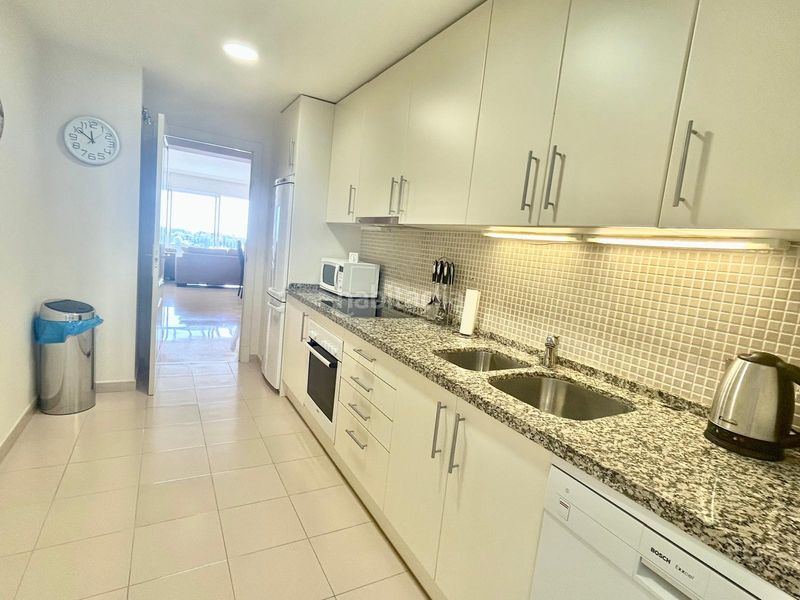 Foto df80c1c8-e679-4f7b-81c4-ecccc3a02087. Apartament amb aparcament piscina a La Quinta Benahavís