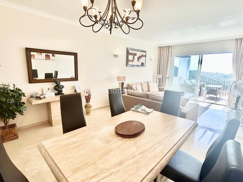Foto ea85dc67-baee-4ccb-8a35-f6c4661ef110. Apartament amb aparcament piscina a La Quinta Benahavís