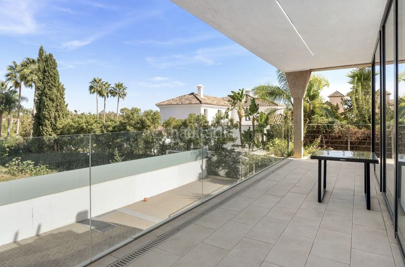 Foto 28e98f47-bc4d-481b-8d7e-bfe5bed8160b. Casa amb aparcament piscina a Los Naranjos Marbella