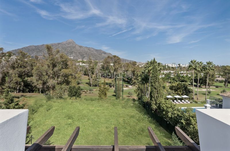 Foto a1c258de-7957-4a0a-9524-177b514b43e0. Casa amb aparcament piscina a Los Naranjos Marbella