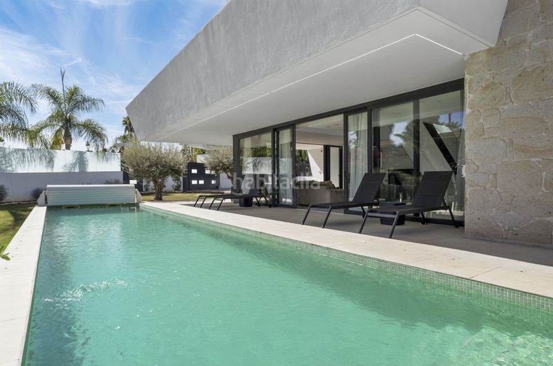 Foto ae3be863-cf5f-42c1-8b17-3d06aec74795. Casa amb aparcament piscina a Los Naranjos Marbella
