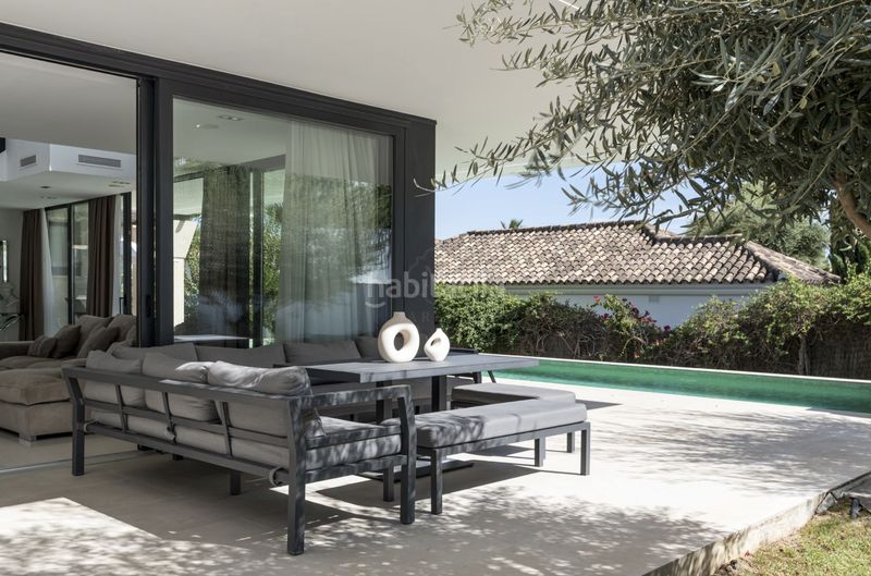 Foto d955a67e-2763-4f96-b25c-5fd4ee3e7b06. Casa amb aparcament piscina a Los Naranjos Marbella