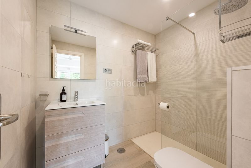 Foto 4d8b9084-4307-4ed0-ad29-86dd2ec1822b. Casa aparellada amb aparcament piscina a Istán