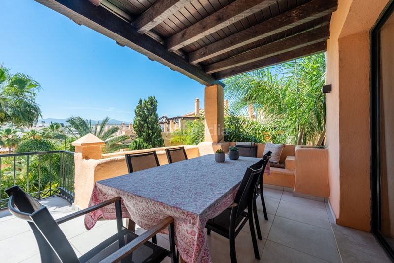 Foto a7b1e780-4992-4fd3-bedd-0d9572d0744a. Àtic amb calefacció aparcament piscina a Nueva Atalaya Estepona