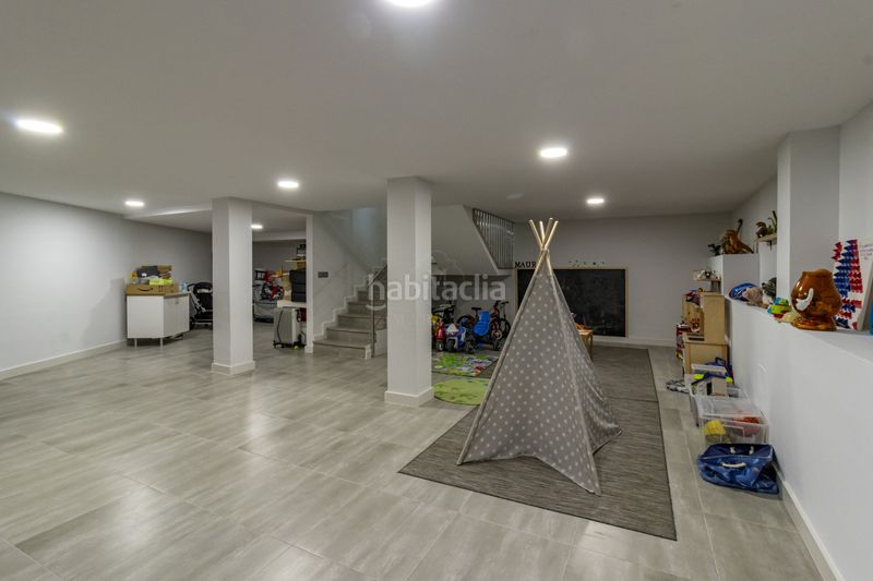 Foto 2a5eae20-8498-434c-9aa9-27b394f006a0. Casa aparellada amb aparcament piscina a San Pedro de Alcántara Pueblo Marbella