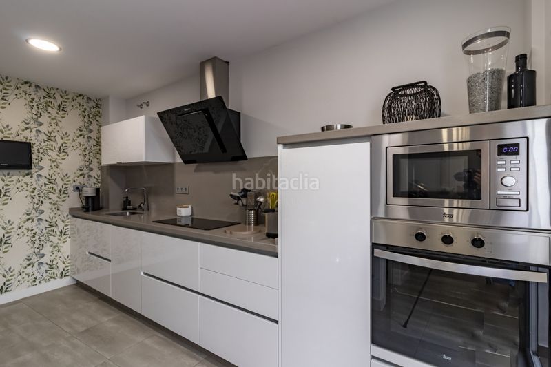 Foto 9ce1adf9-fdb8-4a9e-a9d7-b8023c5c8901. Casa aparellada amb aparcament piscina a San Pedro de Alcántara Pueblo Marbella